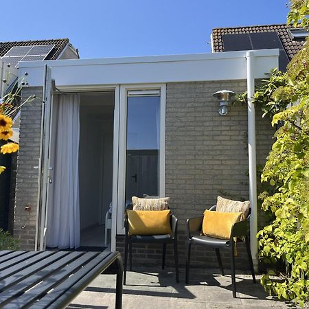 Fijne Vakantiewoning In Domburg Op Loopafstand Strand En Centrum Met Parkeerplaats Exterior photo